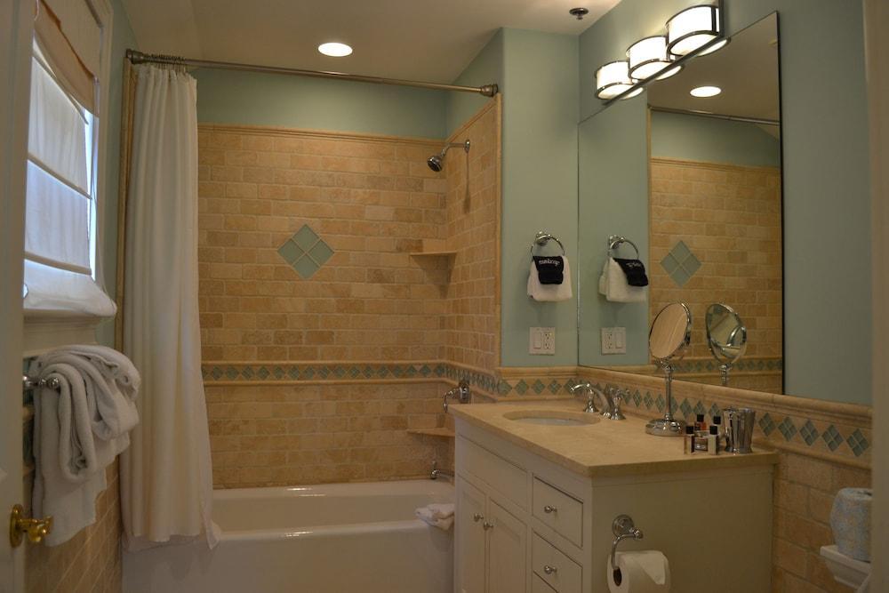 Apart-hotel Pelham Court 3*