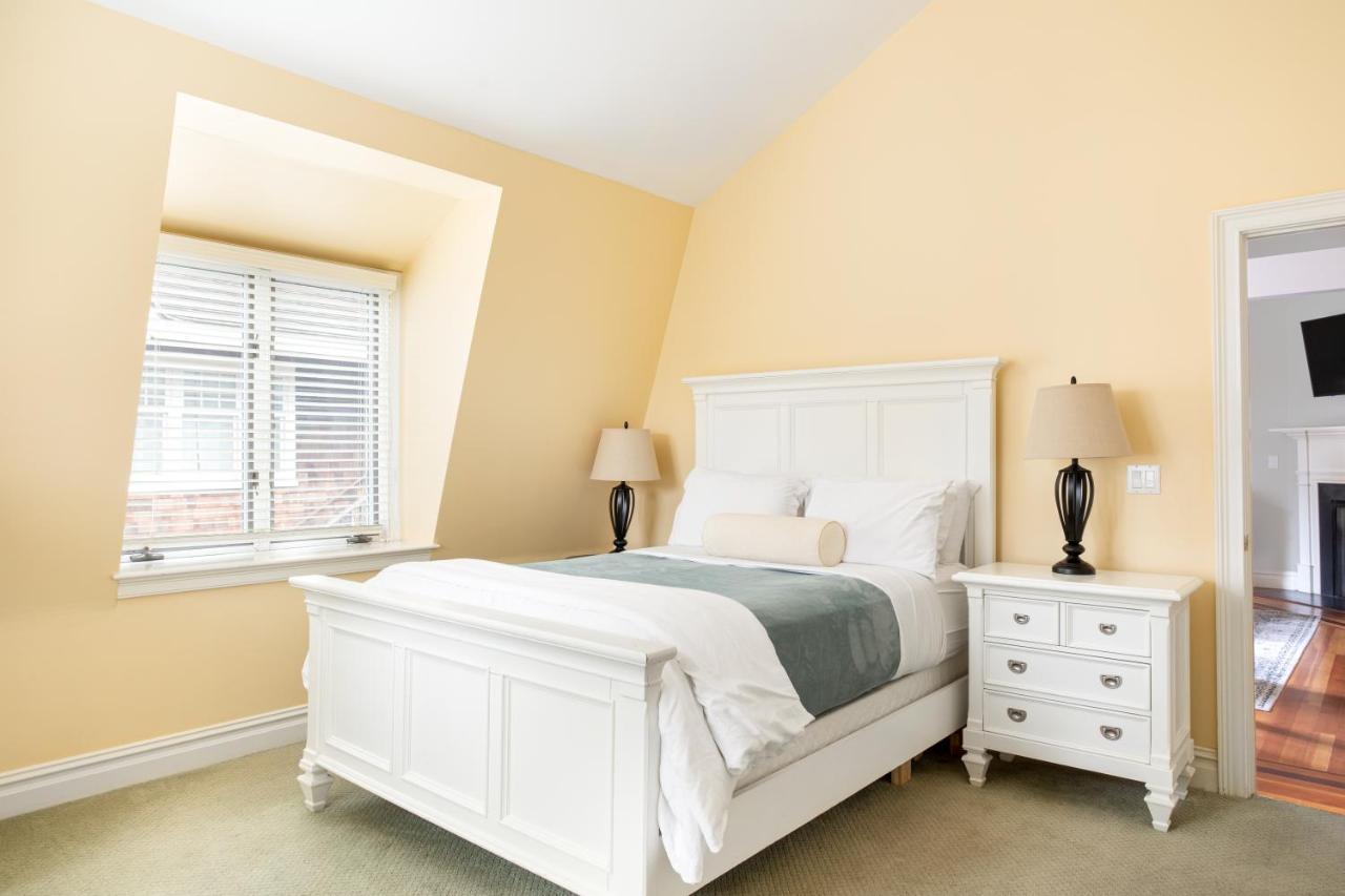 Apart-hotel Pelham Court 3*